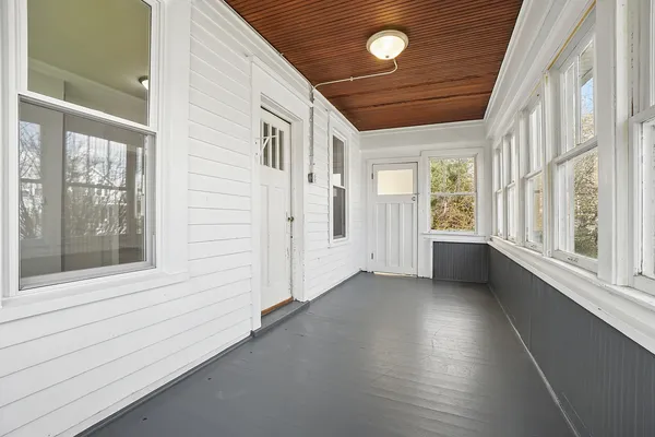 $2,400 | 906 State Street, Lemont, IL 60439