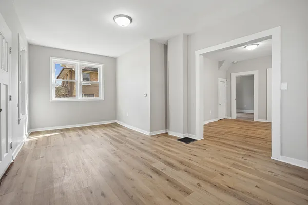 $2,400 | 906 State Street, Lemont, IL 60439