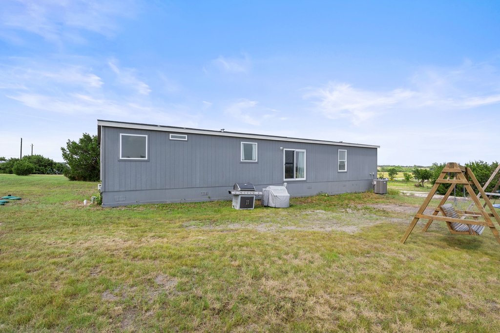 858 County Road 154 Georgetown, TX 78626 - Photo 32 of 33