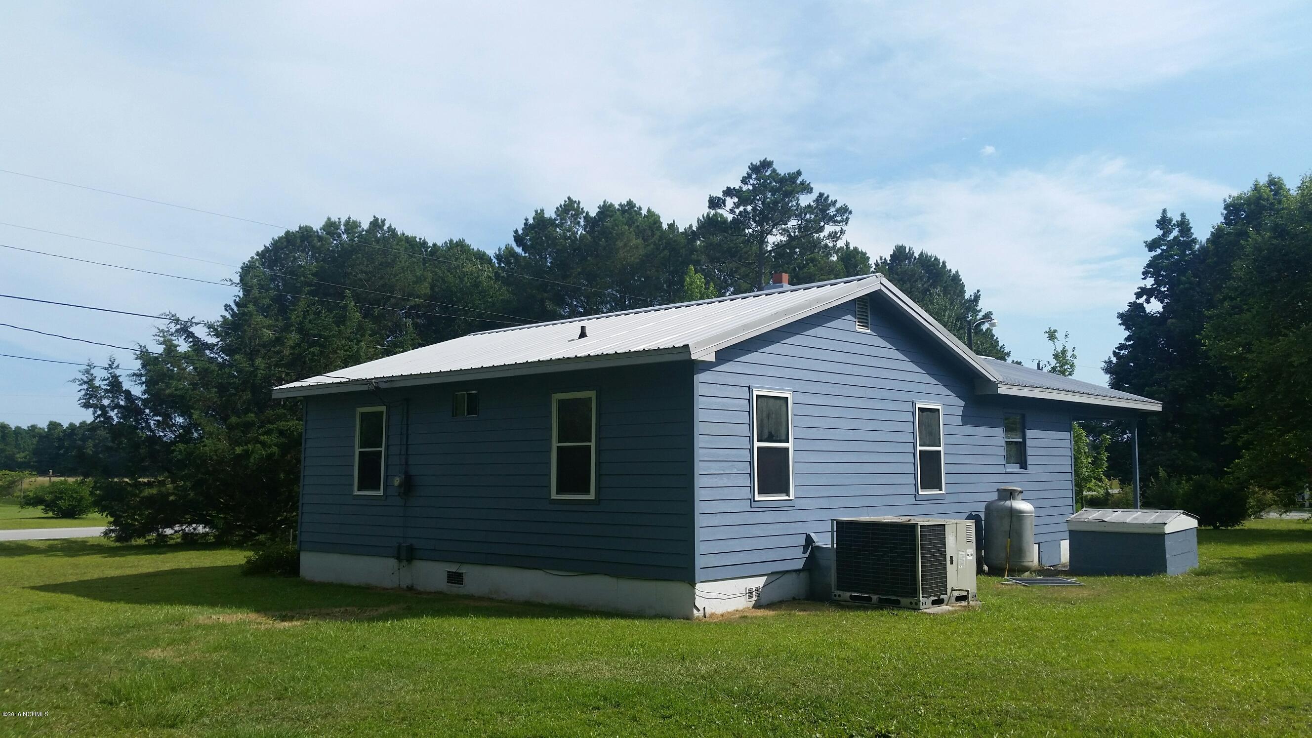 279 Parkertown Road Hubert, NC 28539 - Photo 4 of 19 20160621_165639_1466623945545_resized