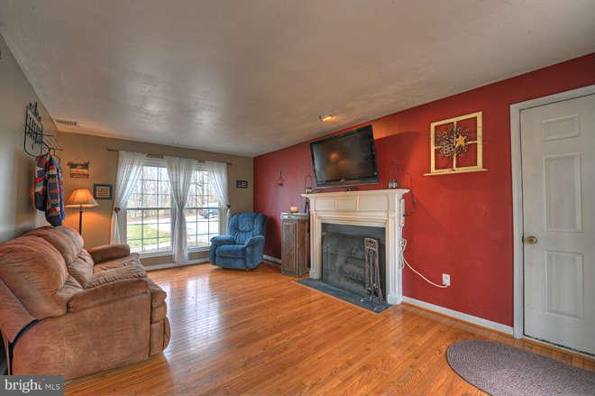 1290 Hardy Road Arnold, MD 21012 - Photo 14 of 27 Family Room