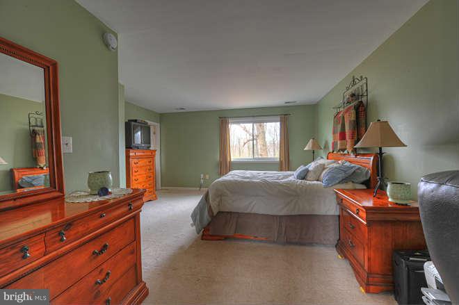 1290 Hardy Road Arnold, MD 21012 - Photo 17 of 27 Bedroom (Master)
