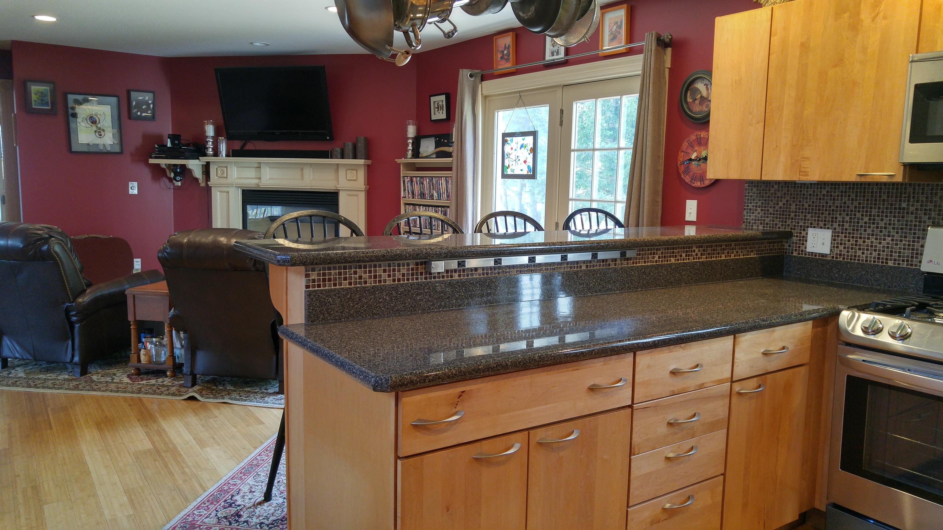 43 Raccoon Lane Cushing, ME 04563 - Photo 8 of 45 Kitchen bar