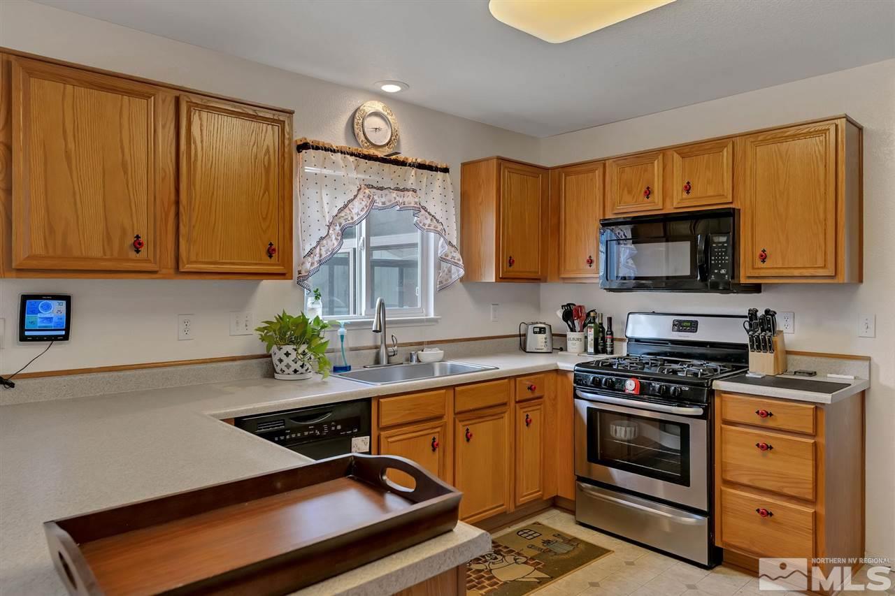 17795 Oakview Court Reno, NV 89508 - Photo 5 of 27 Photo 5