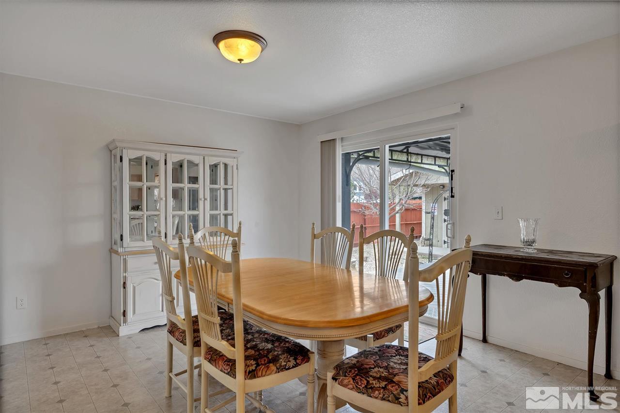 17795 Oakview Court Reno, NV 89508 - Photo 7 of 27 Photo 7