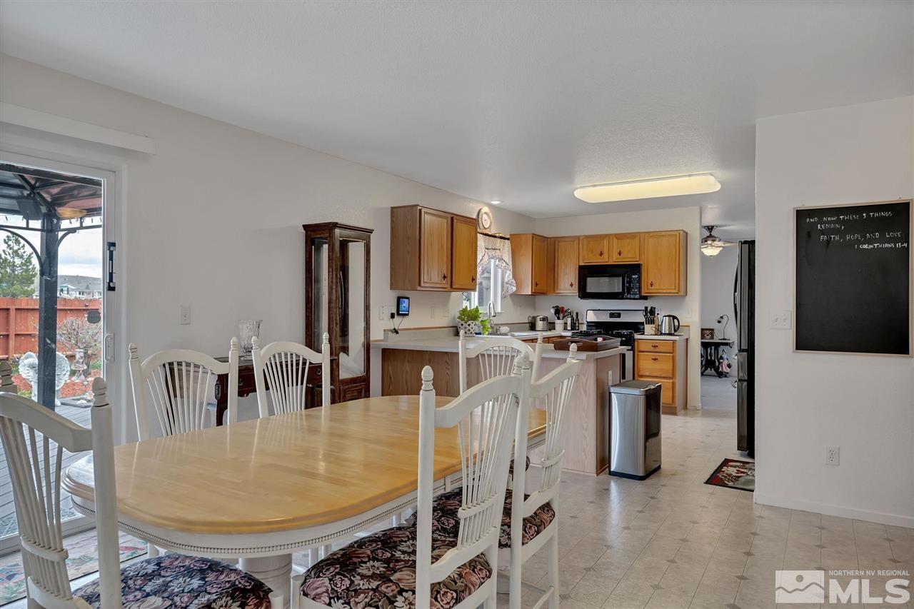 17795 Oakview Court Reno, NV 89508 - Photo 8 of 27 Photo 8