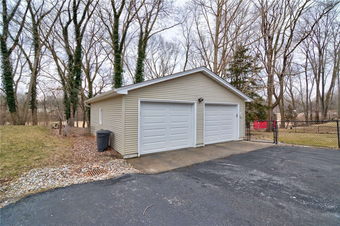 1463 Greendell Drive Decatur, IL 62526 - Photo 36 of 45