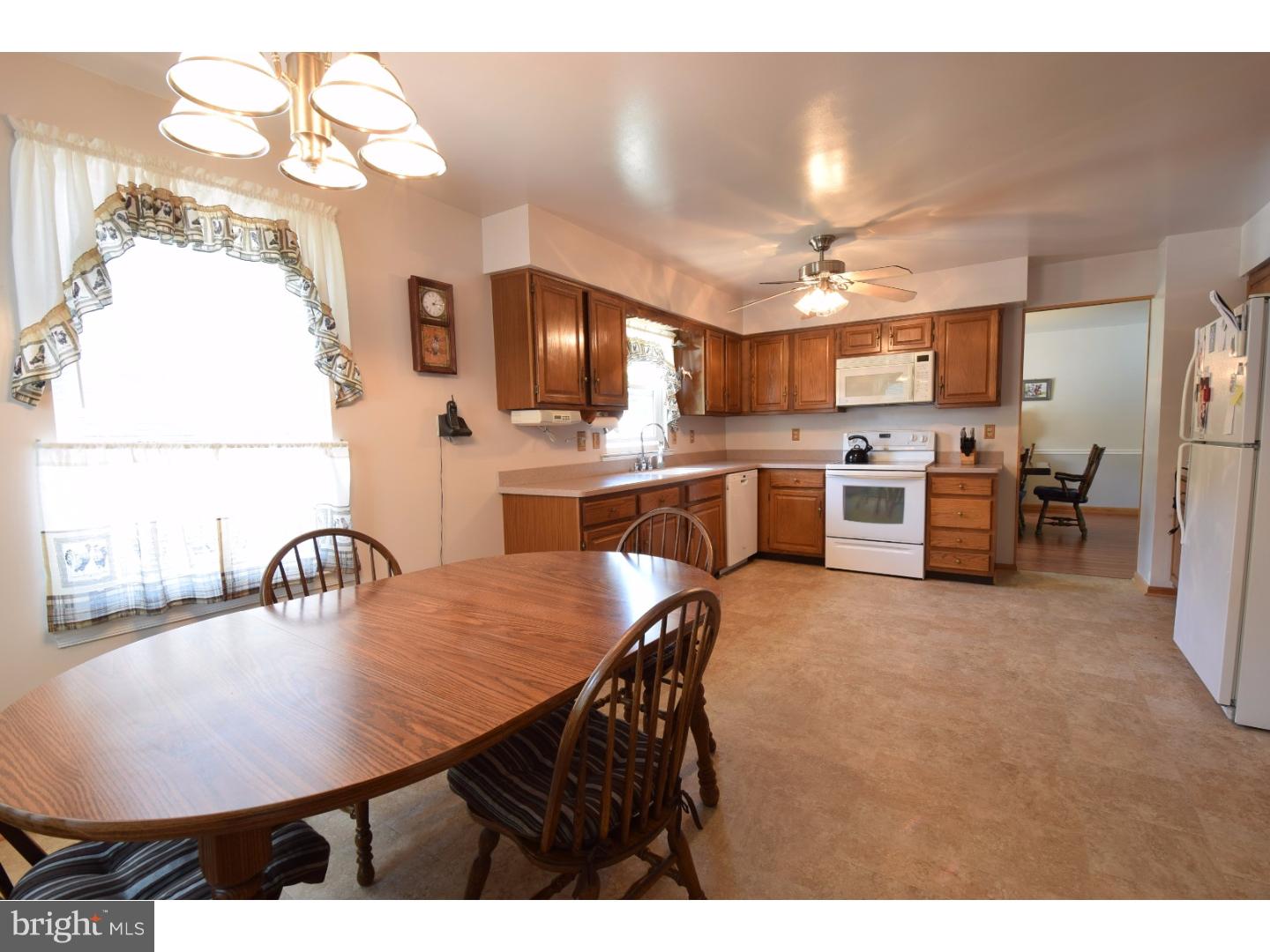 4 Buttonwood Road Sewell, NJ 08080 - Photo 7 of 20 Kitchen
