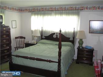 49 Fountain Road Levittown, PA 19056 - Photo 8 of 12 Bedroom - Main