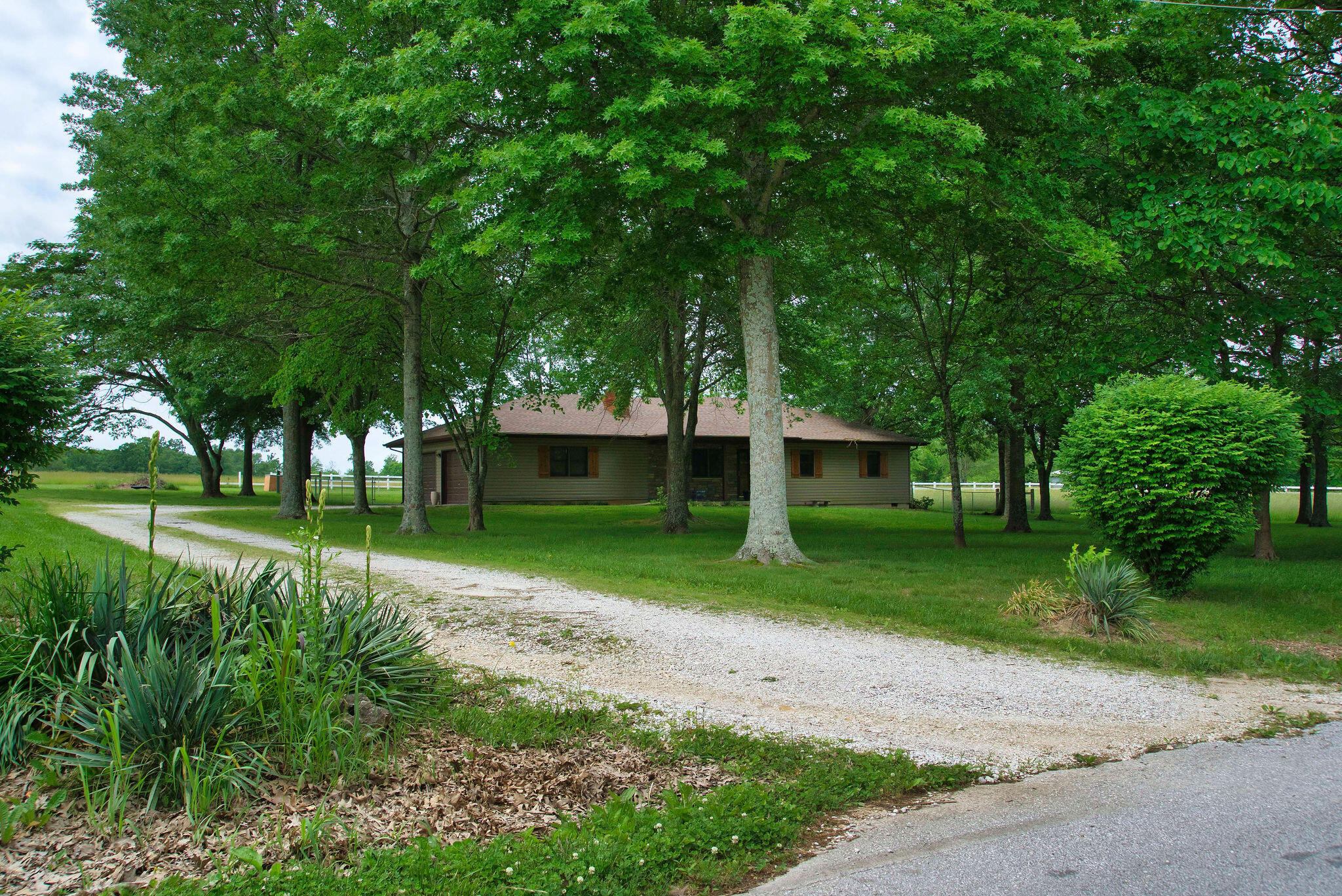 2652 East Southernview Road Ozark, MO 65721 - Photo 1 of 1 Southernview1