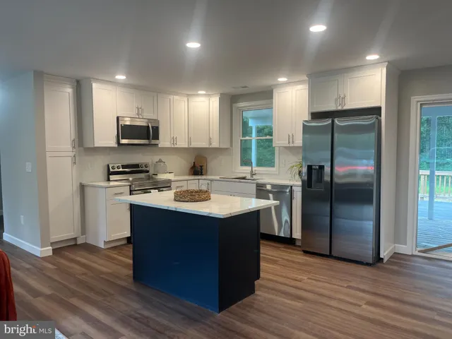 $560,000 | 28542 Raccoon Ford Road, Burr Hill, VA 22433