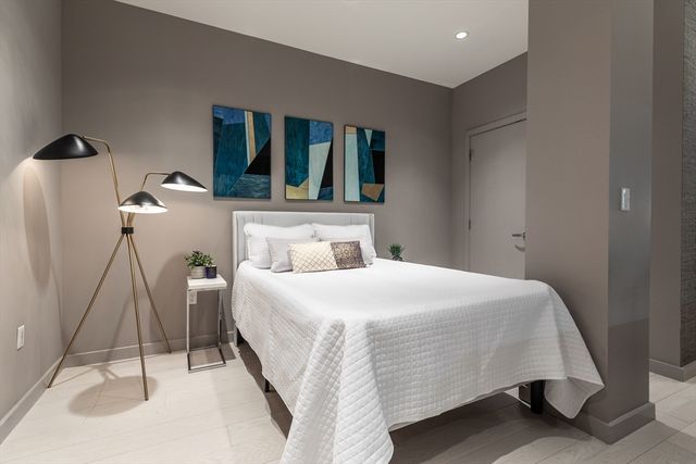 $644,000 | 346 Congress Street, Unit 204, Boston, MA 02210