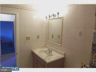 22 Fitzwatertown Road, Unit G4 Willow Grove, PA 19090 - Photo 8 of 12 Bathroom
