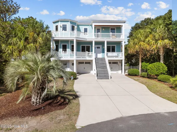 $1,549,000 | 110 Camp Wyatt, Kure Beach, NC 28449