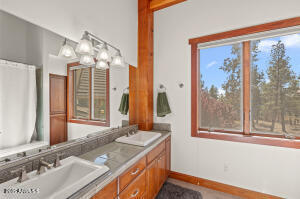 150 East Flat Rock Ridge Flagstaff, AZ 86001 - Photo 49 of 74 Bathroom