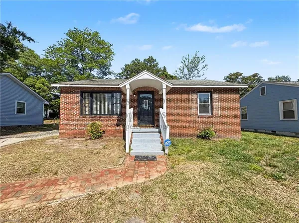 $1,275 | 703 Abington Drive, Greensboro, NC 27401