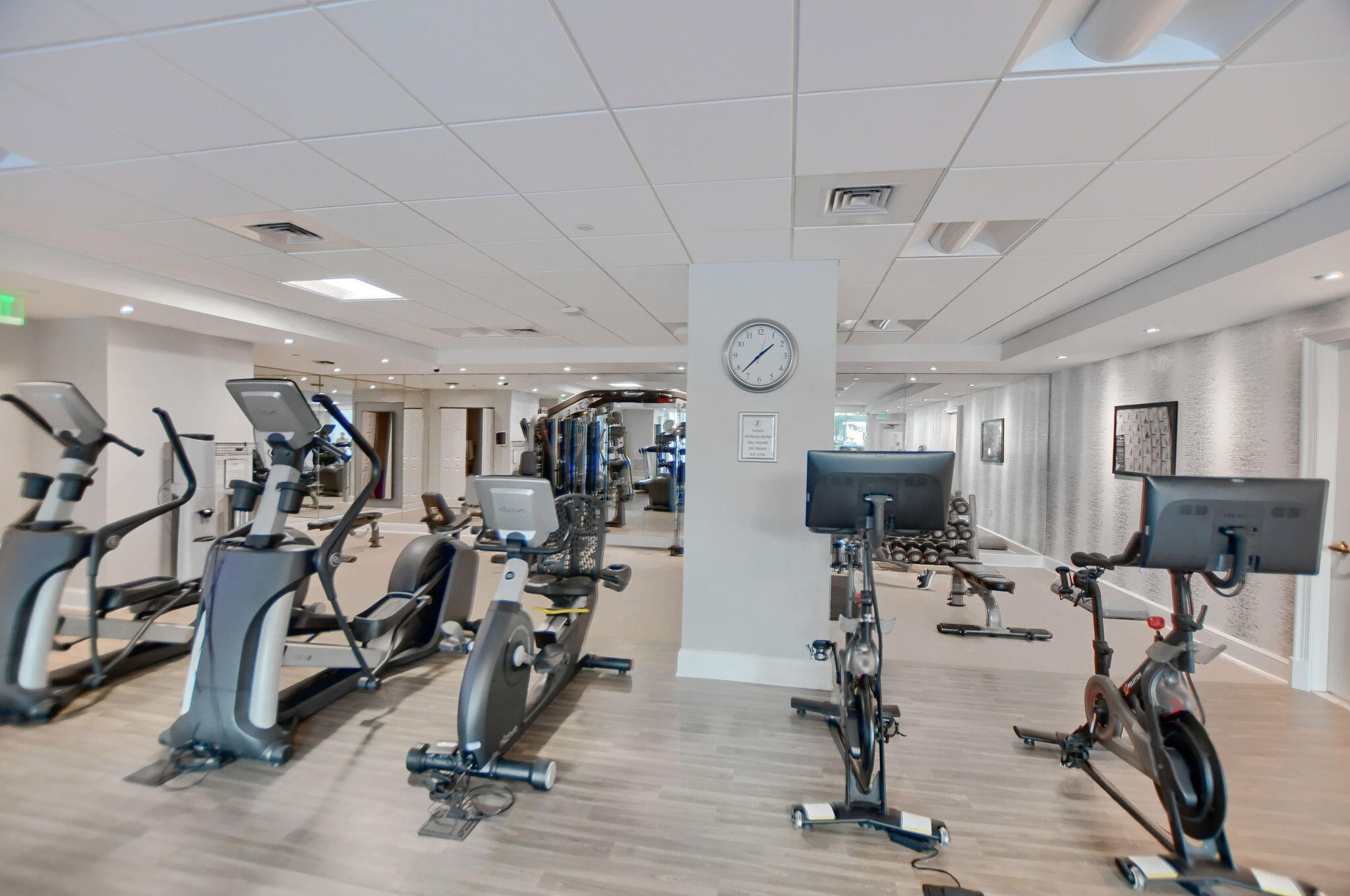 550 Southeast Mizner Boulevard, Unit B307 Boca Raton, FL 33432 - Photo 73 of 82 72-web-or-mls-54_33_ebf_0405-hdr(5)