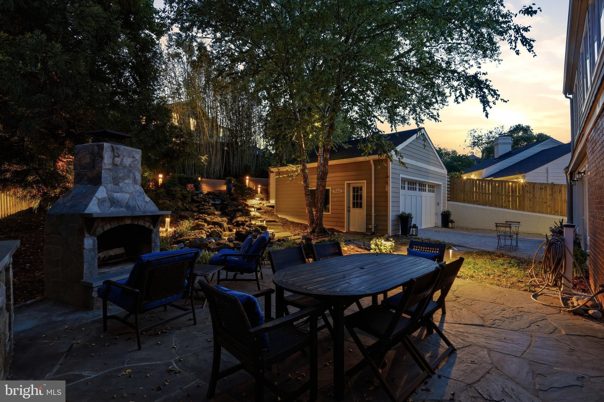 414 Skyhill Road Alexandria, VA 22314 - Photo 41 of 42 Twilight lighting