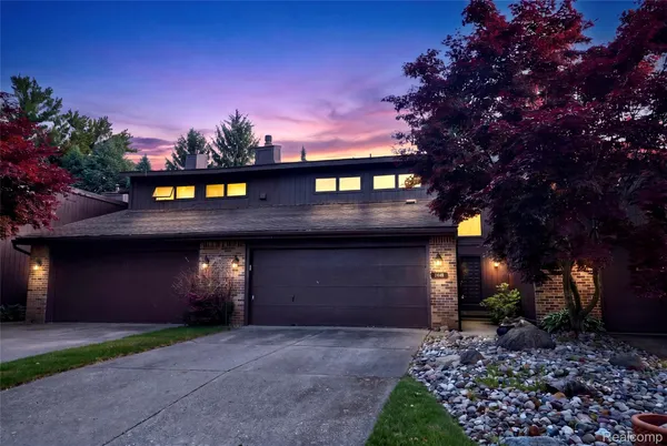 $249,900 | 1448 Beaumont Court, Flushing, MI 48433