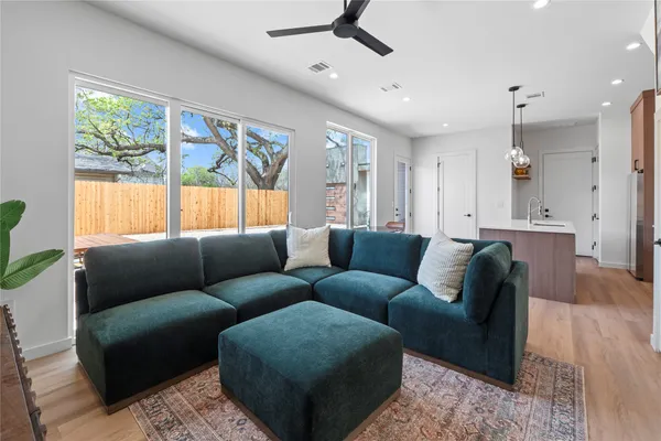 $3,895 | 506 Krebs Lane, Unit 2, Austin, TX 78704