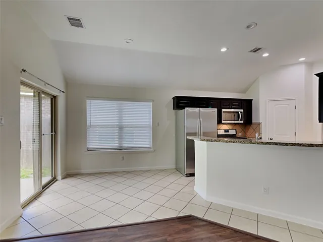 $1,815 | 232 Country Crossing Circle, Magnolia, TX 77354