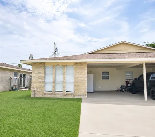 $1,150 | 2117 Zephyr Circle, Ingleside, TX 78362
