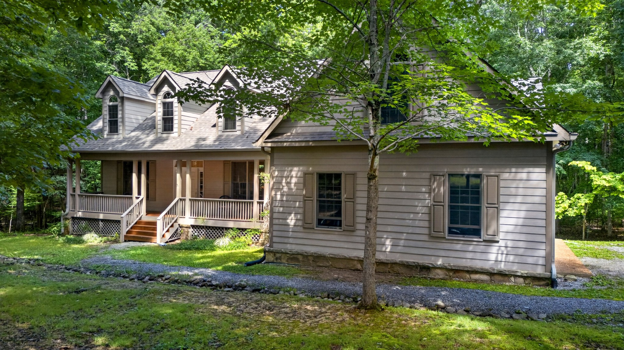 1835 Ridge Cliff Drive Monteagle, TN 37356 - Photo 3 of 49