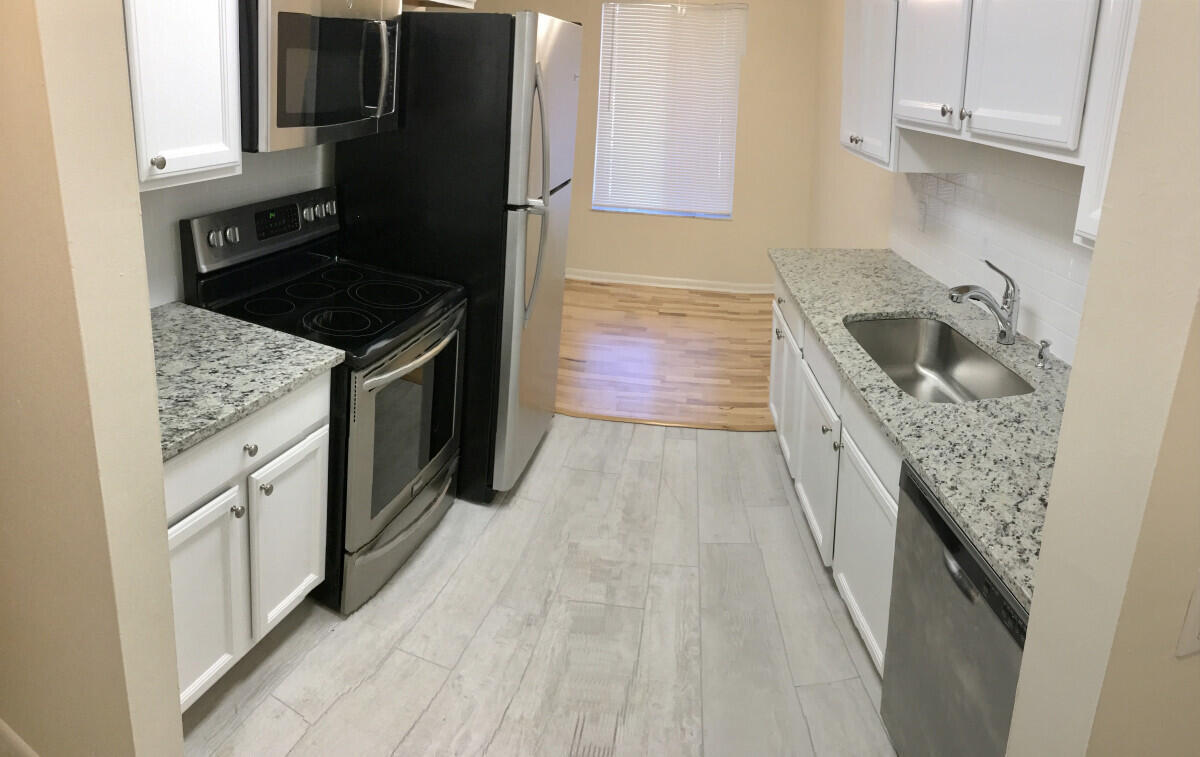 150 Pineview Road, Unit B2 Jupiter, FL 33469 - Photo 2 of 7 2