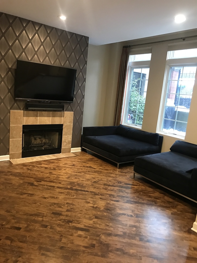 346 West Huron Street, Unit A Chicago, IL 60654 - Photo 4 of 23