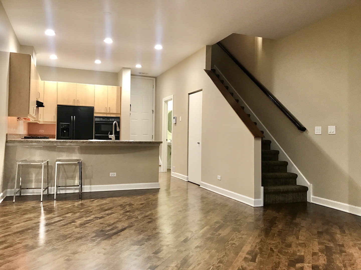 346 West Huron Street, Unit A Chicago, IL 60654 - Photo 6 of 23