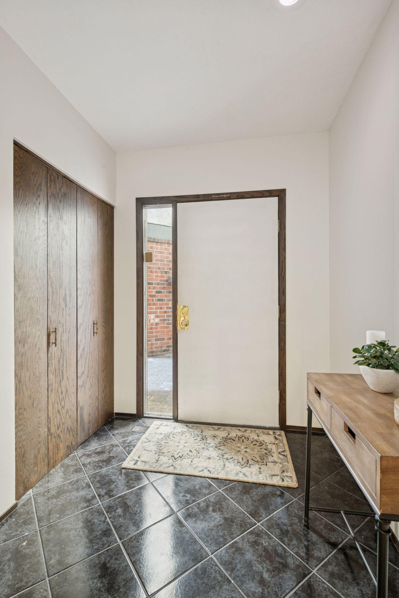 6066 Blake Ridge Road Edina, MN 55436 - Photo 2 of 39