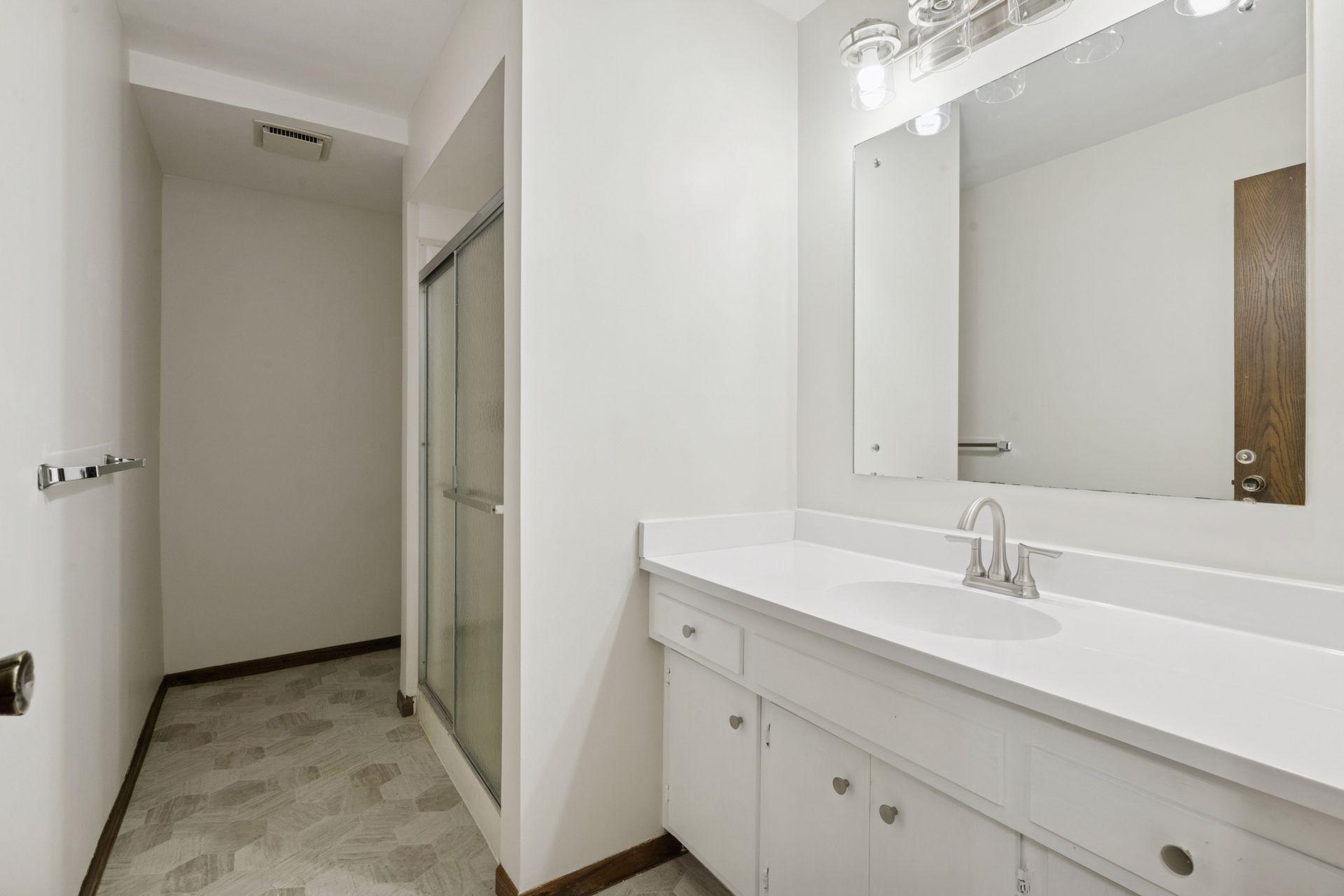 6066 Blake Ridge Road Edina, MN 55436 - Photo 25 of 39