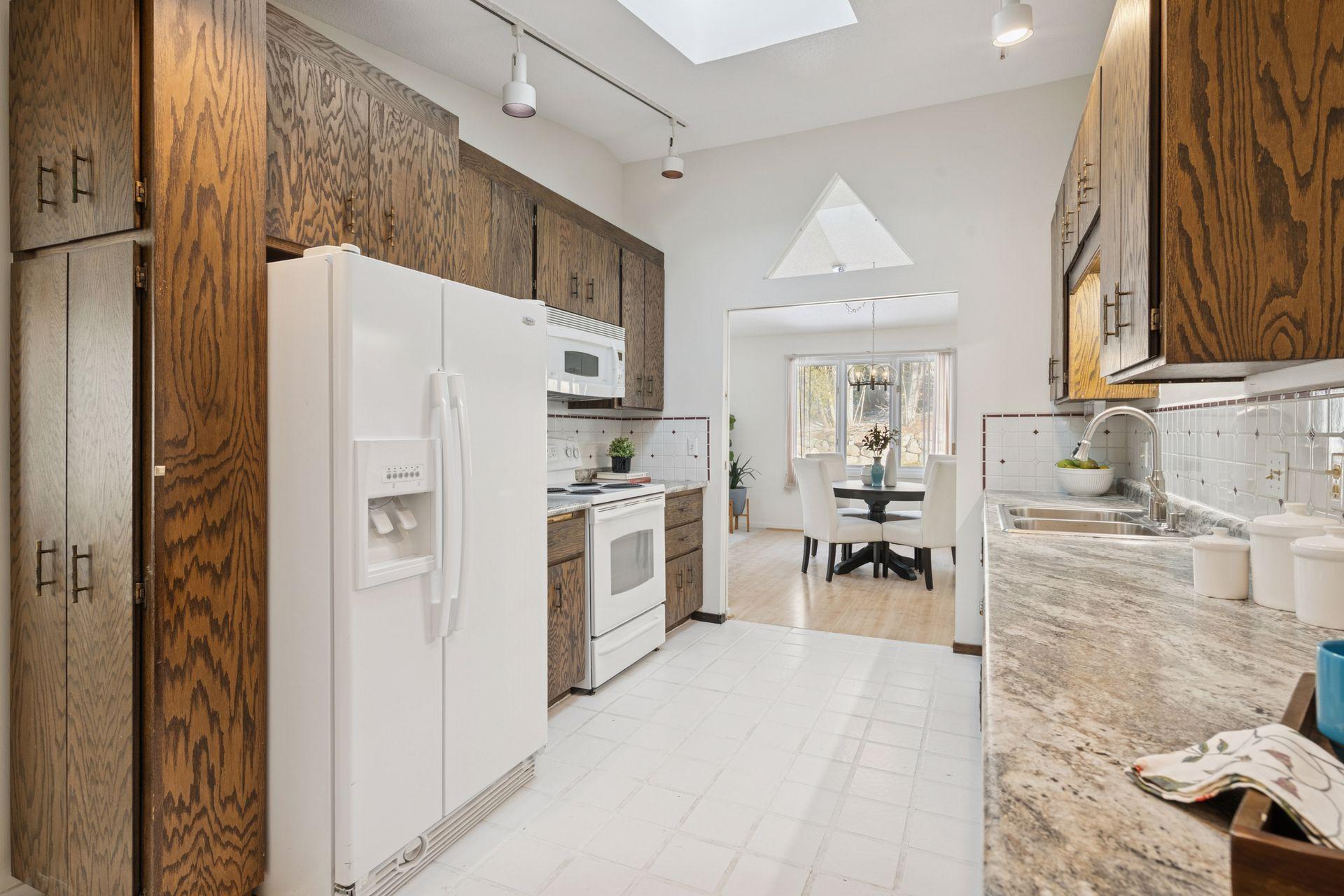 6066 Blake Ridge Road Edina, MN 55436 - Photo 9 of 39