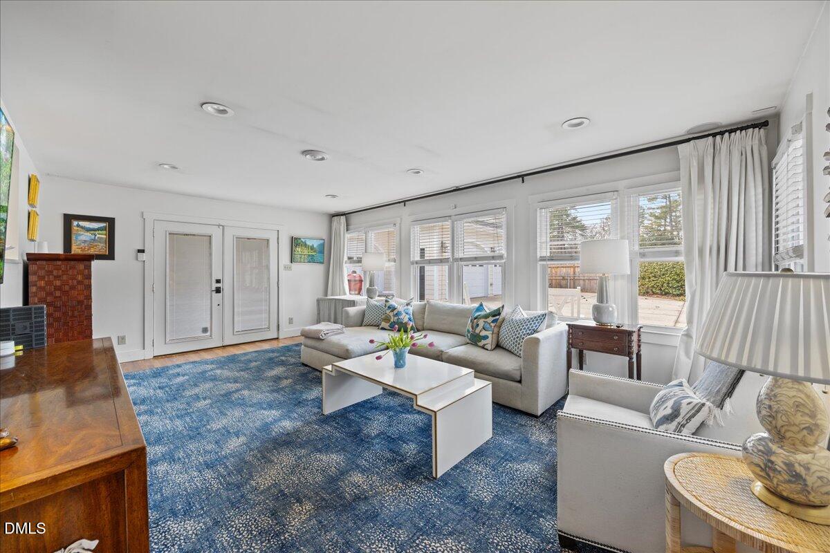 4317 Yadkin Drive Raleigh, NC 27609 - Photo 15 of 33 15-2A1A4944