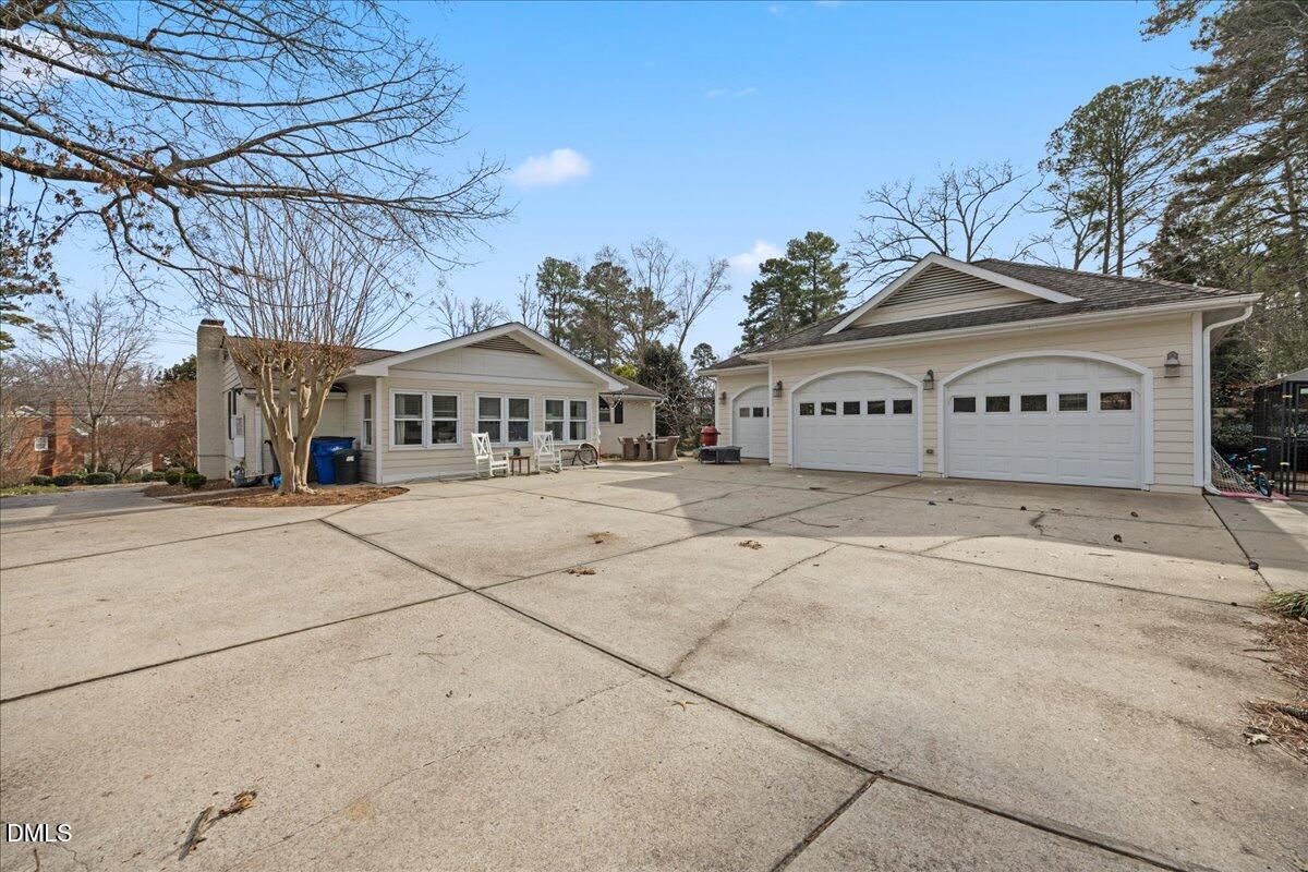 4317 Yadkin Drive Raleigh, NC 27609 - Photo 30 of 33 32-2A1A4994