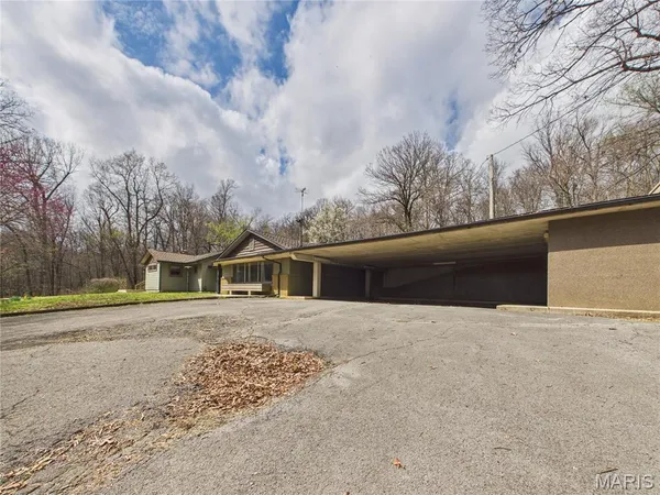 $269,000 | 11289 Business Highway, Dexter, MO 63841