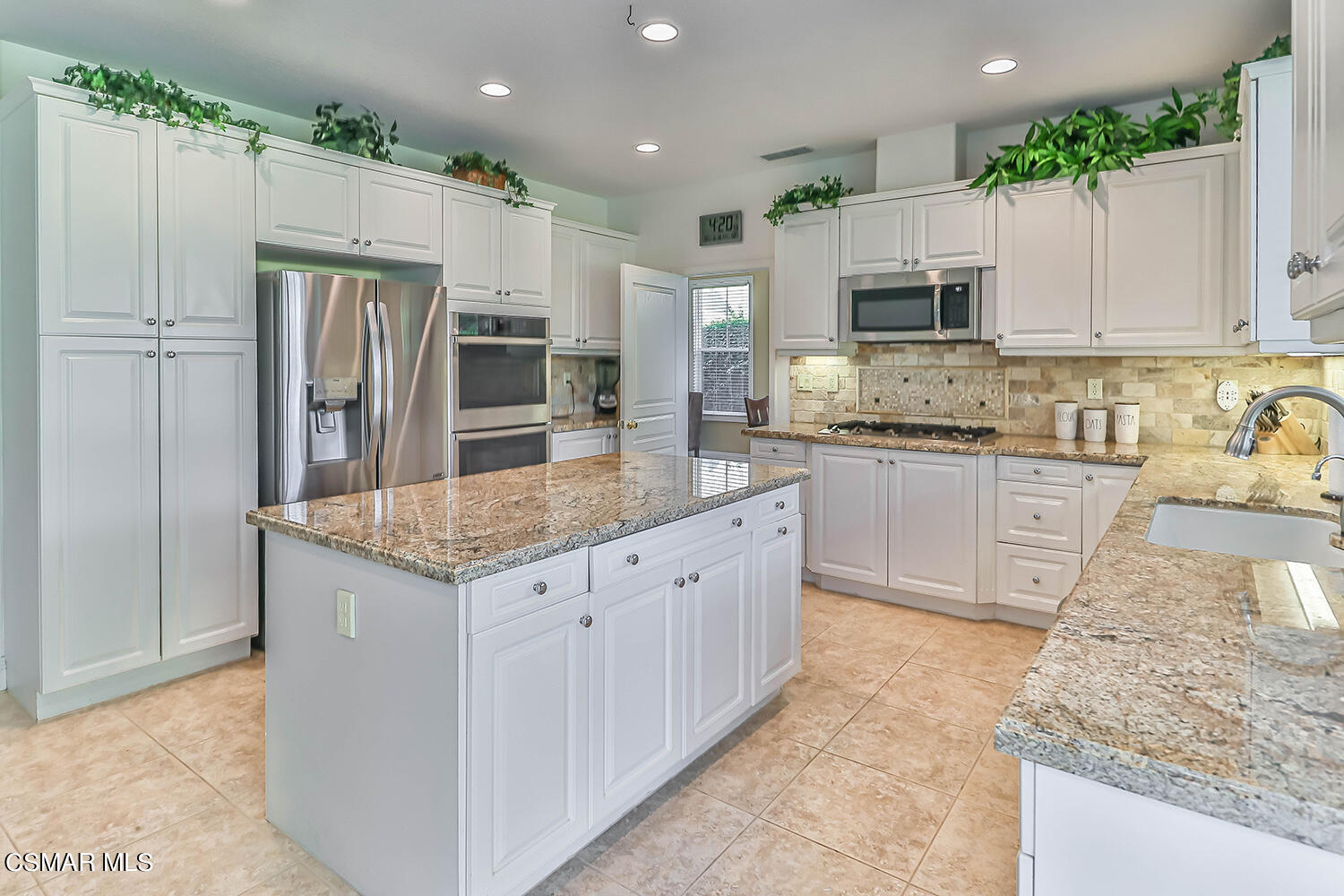 136 Laurel Ridge Drive Simi Valley, CA 93065 - Photo 16 of 73 eKitchen4