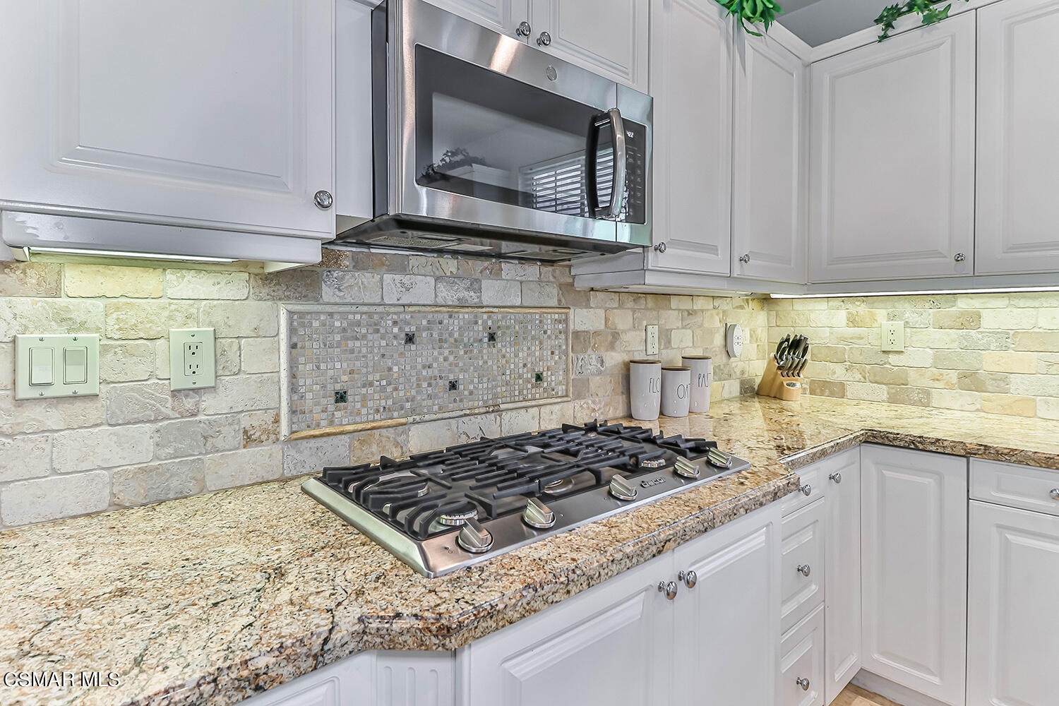 136 Laurel Ridge Drive Simi Valley, CA 93065 - Photo 18 of 73 eKitchen6