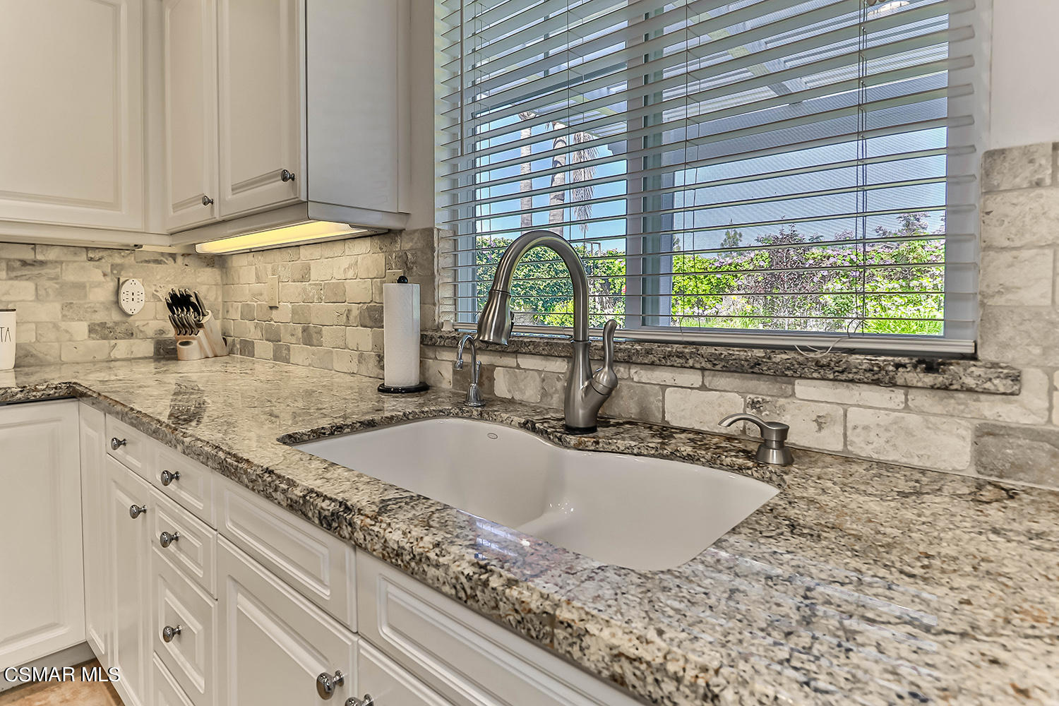 136 Laurel Ridge Drive Simi Valley, CA 93065 - Photo 19 of 73 eKitchen7
