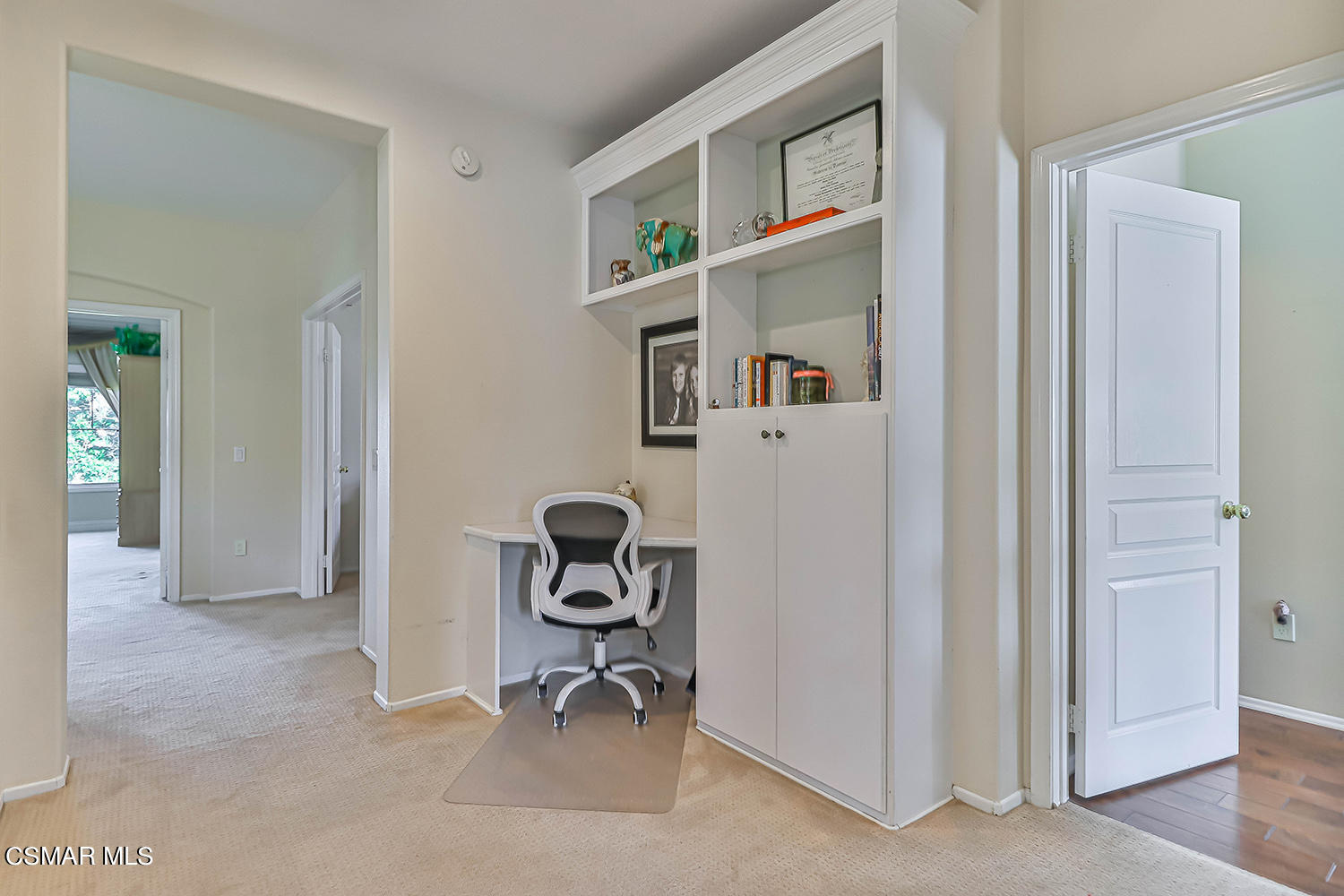 136 Laurel Ridge Drive Simi Valley, CA 93065 - Photo 26 of 73 iStairs and Landing5