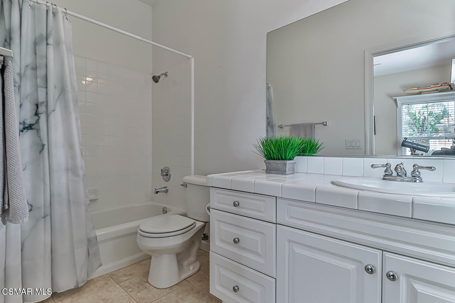 136 Laurel Ridge Drive Simi Valley, CA 93065 - Photo 36 of 73 mBedroom4 Ensuite4