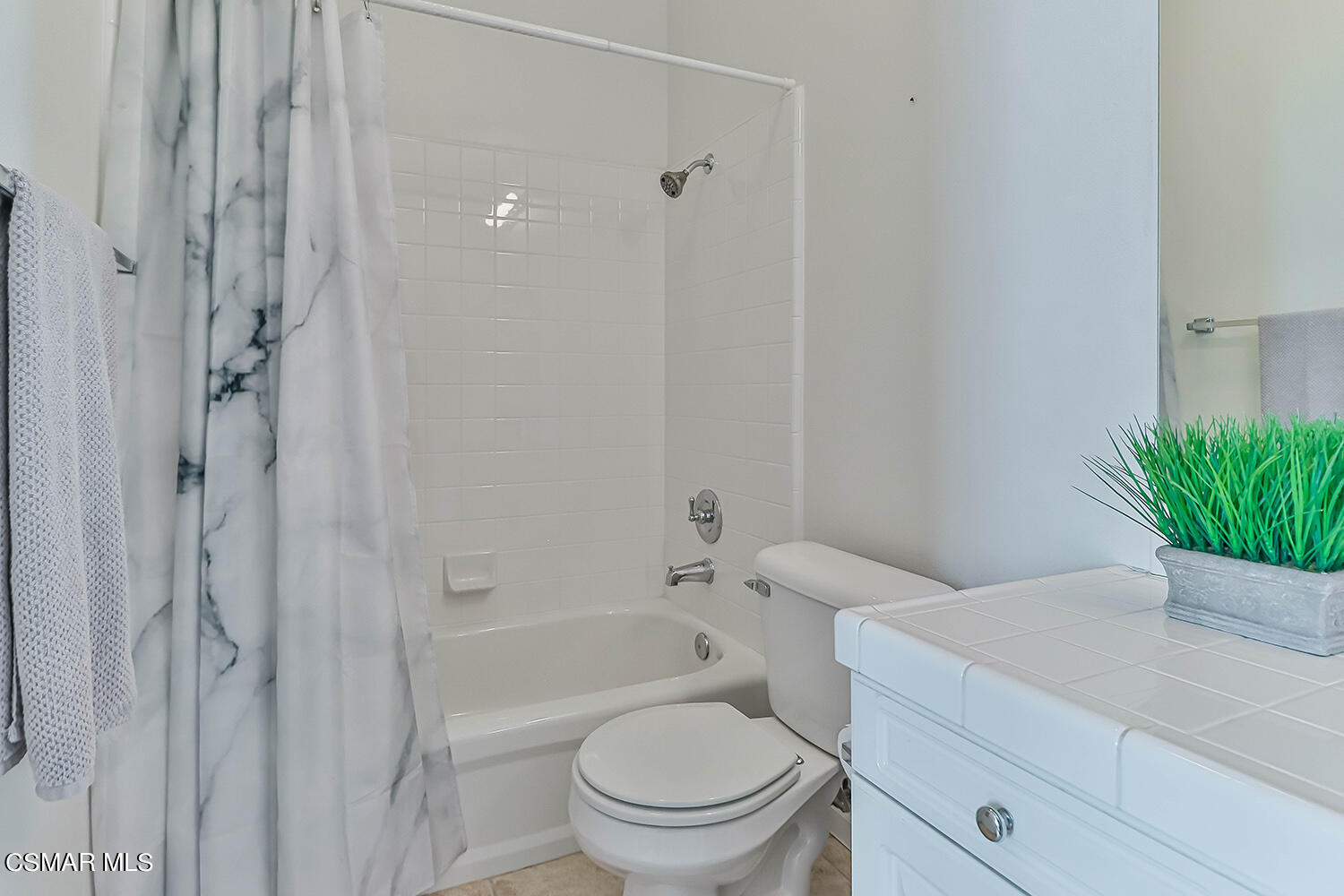 136 Laurel Ridge Drive Simi Valley, CA 93065 - Photo 38 of 73 mBedroom4 Ensuite6