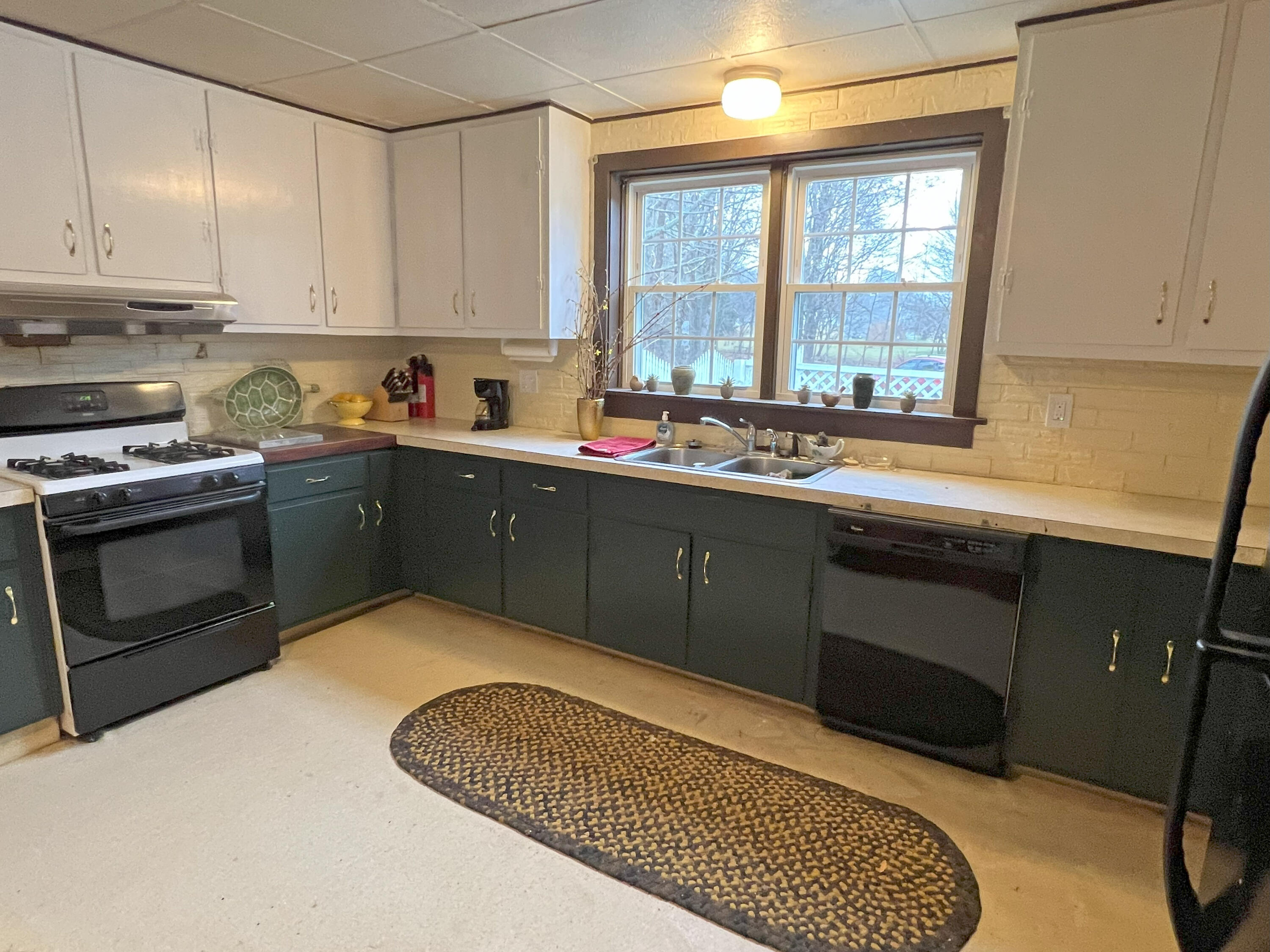 1096 Shore Road Lamoine, ME 04605 - Photo 13 of 40 2g