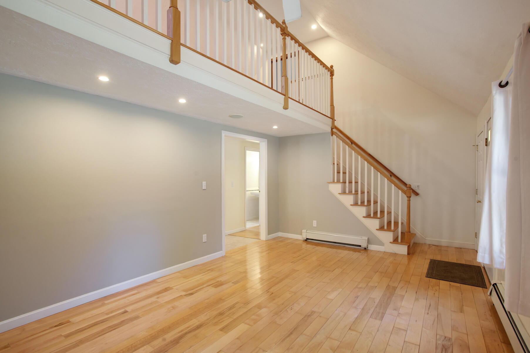 607 County Road Pocasset, MA 02559 - Photo 8 of 41 006_607County_03212023