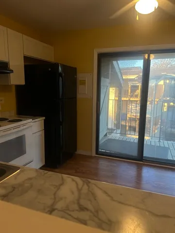 $179,900 | 162 South Waters Edge Drive, Unit 301, Glendale Heights, IL 60139