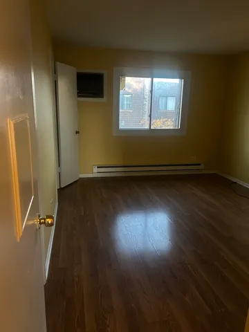 $179,900 | 162 South Waters Edge Drive, Unit 301, Glendale Heights, IL 60139