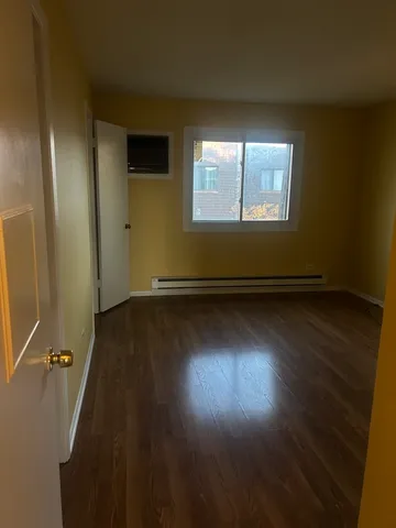 $179,900 | 162 South Waters Edge Drive, Unit 301, Glendale Heights, IL 60139