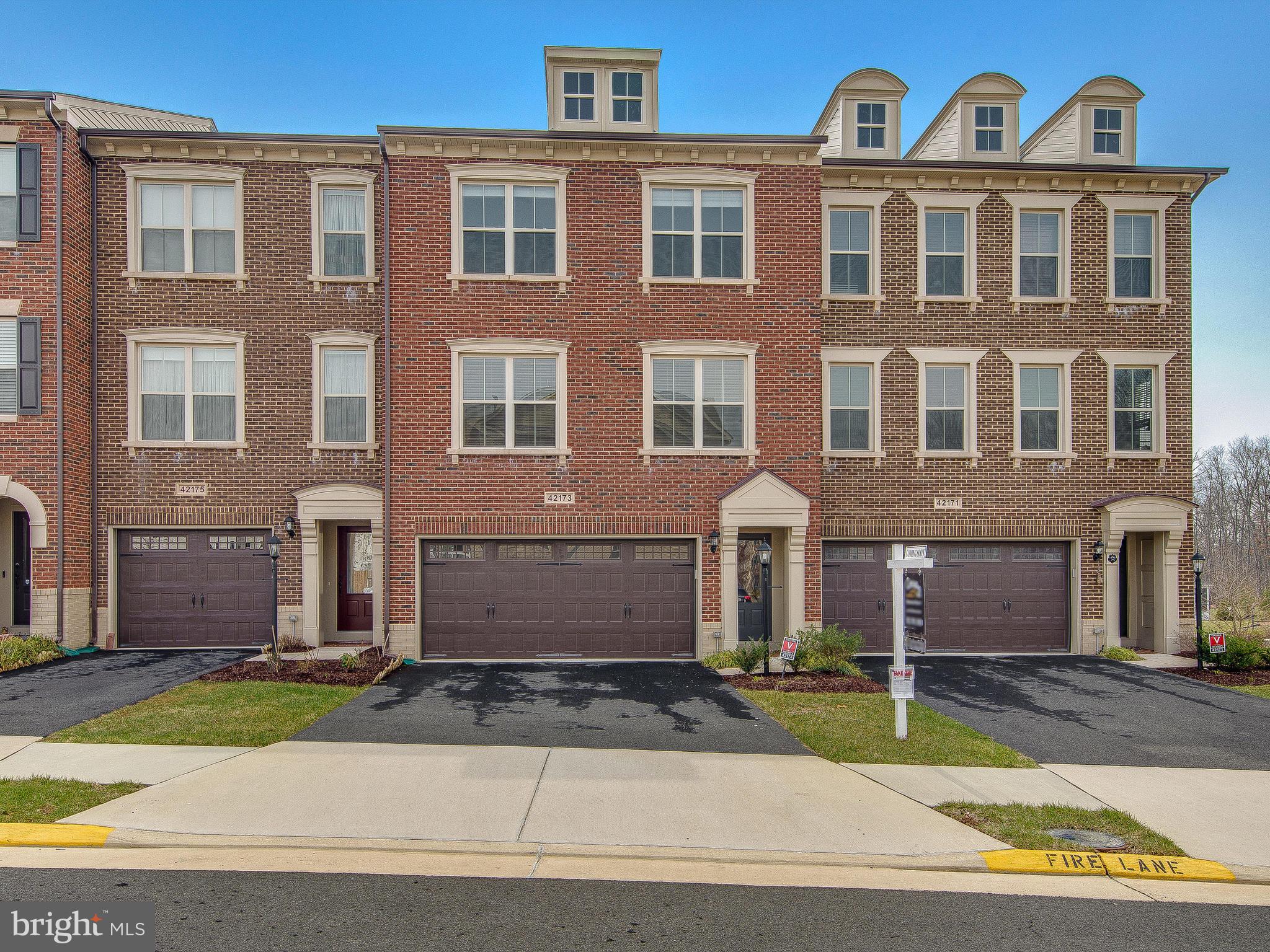 42173 Castle Ridge Square Ashburn, VA 20148 - Photo 1 of 28 Exterior (Front)