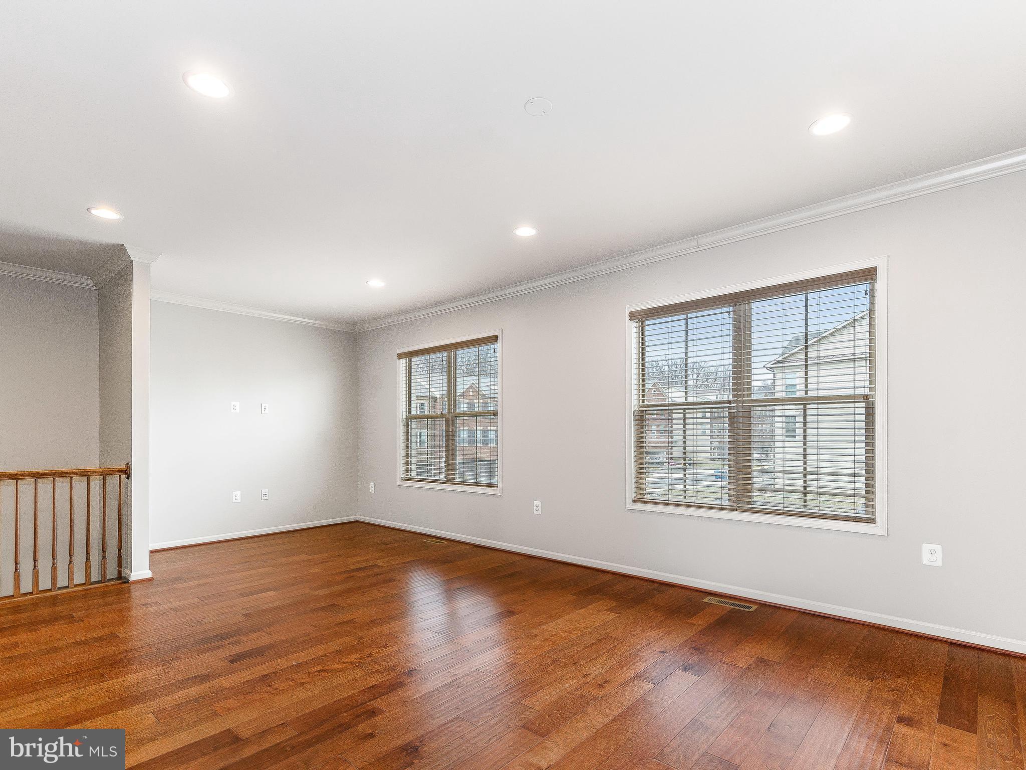 42173 Castle Ridge Square Ashburn, VA 20148 - Photo 12 of 28 Living Room