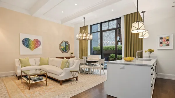 $25,000 | 10 Madison Square West, Unit 2B | Flatiron